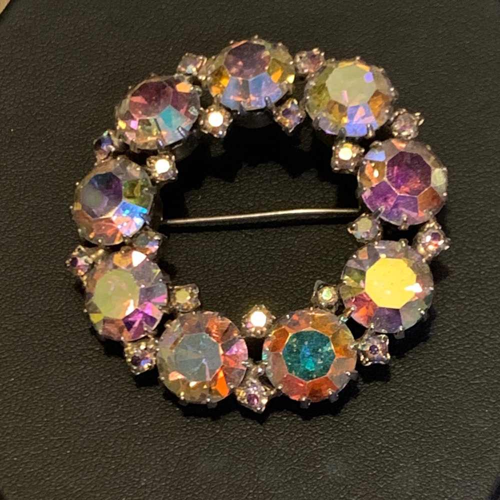 Karu Arke Brooch